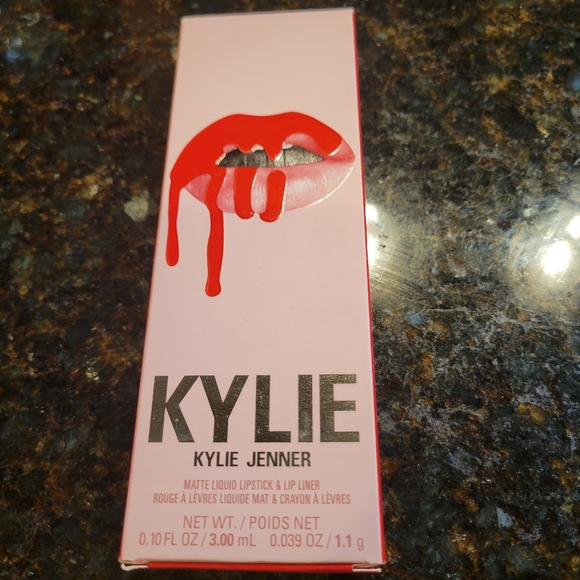 Matte Liquid Lipstick - Pink - Picture 3 of 5